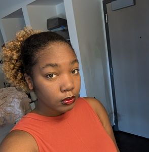 Meet your Posher, Ebony